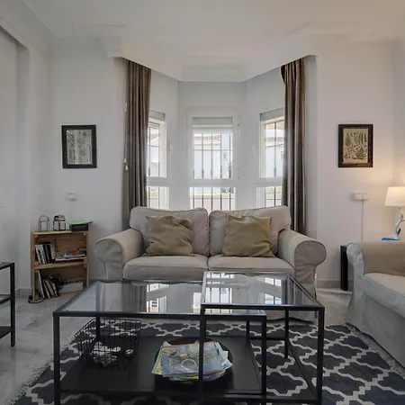 Beautiful Spacious 3 Bedroom * Marbella