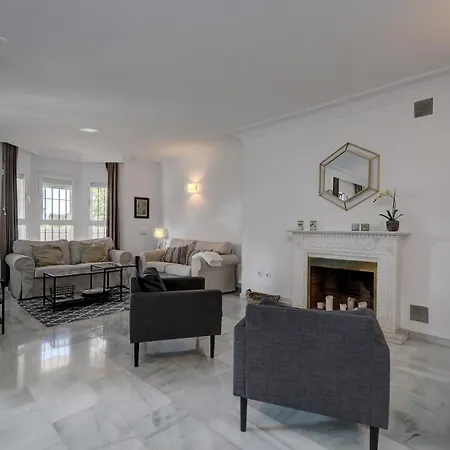 Beautiful Spacious 3 Bedroom Marbella